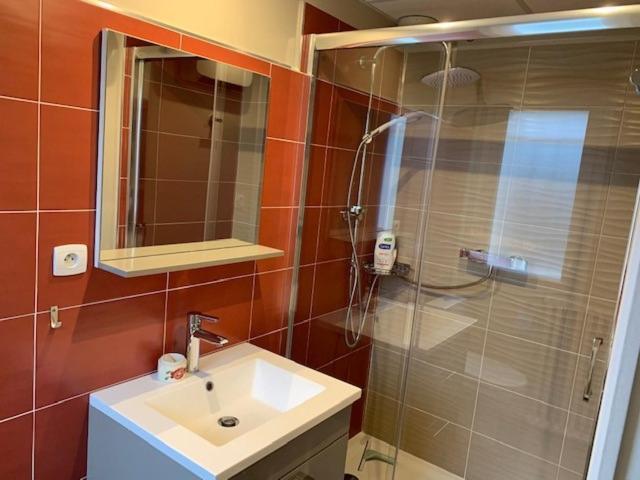 Chambre Independante Chez Particuliers Avec Salle De Bain Privative Anse Ngoại thất bức ảnh